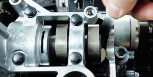 adjust valve clearance